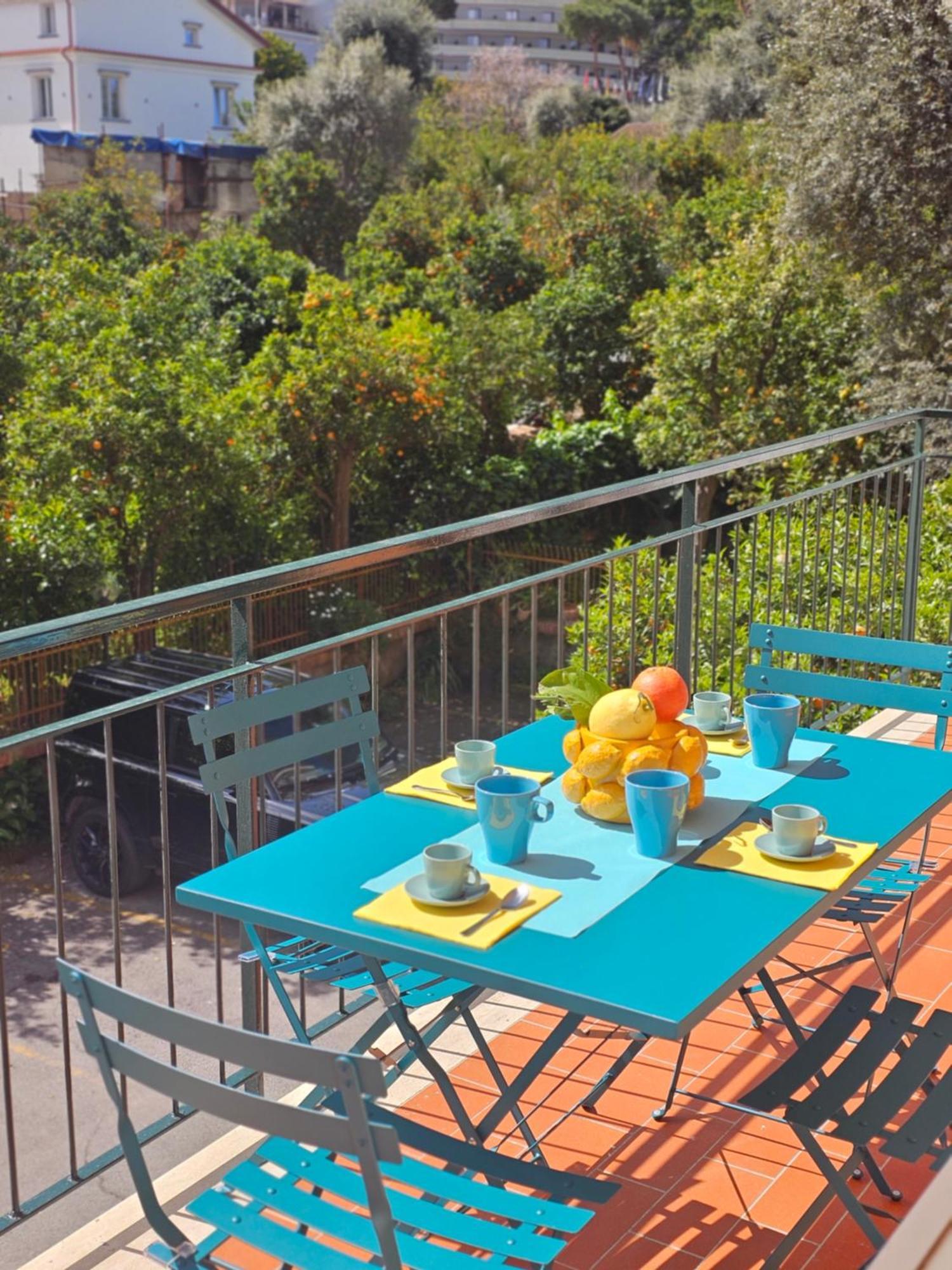 Sunny Flat Apartment Соренто Екстериор снимка
